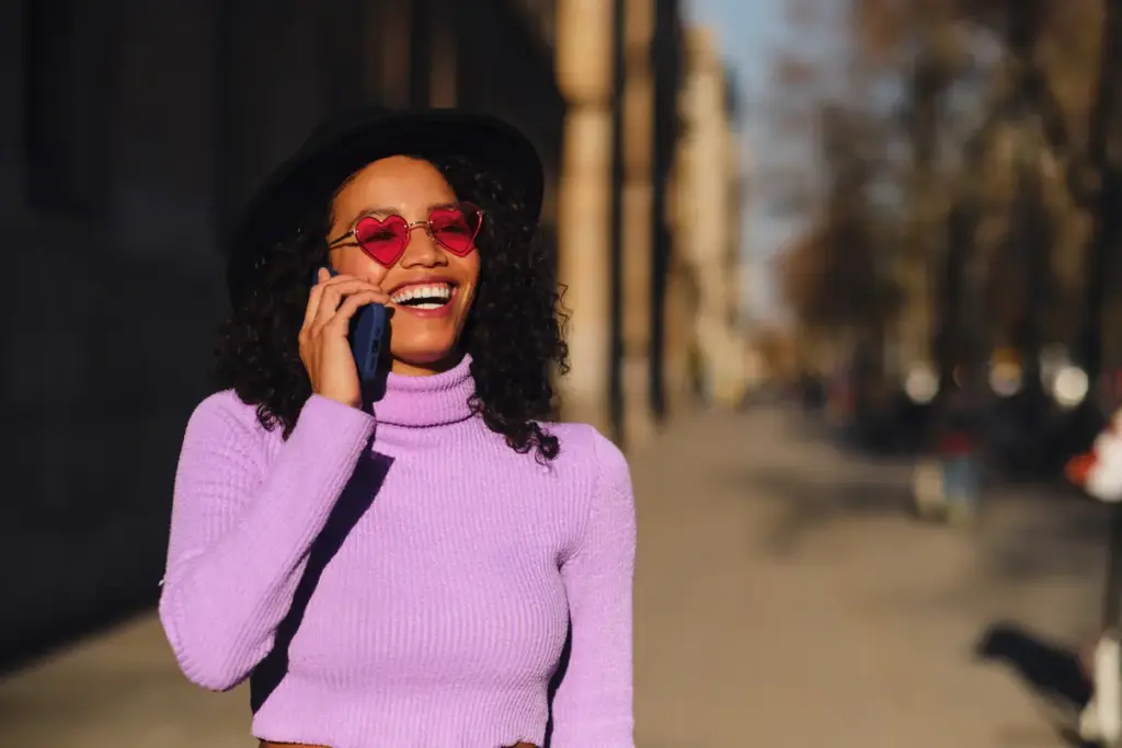 Free Chat Line Numbers in the US (With Trials)